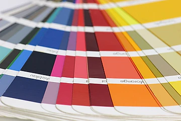 detalle pantone muestrario de colores abierto